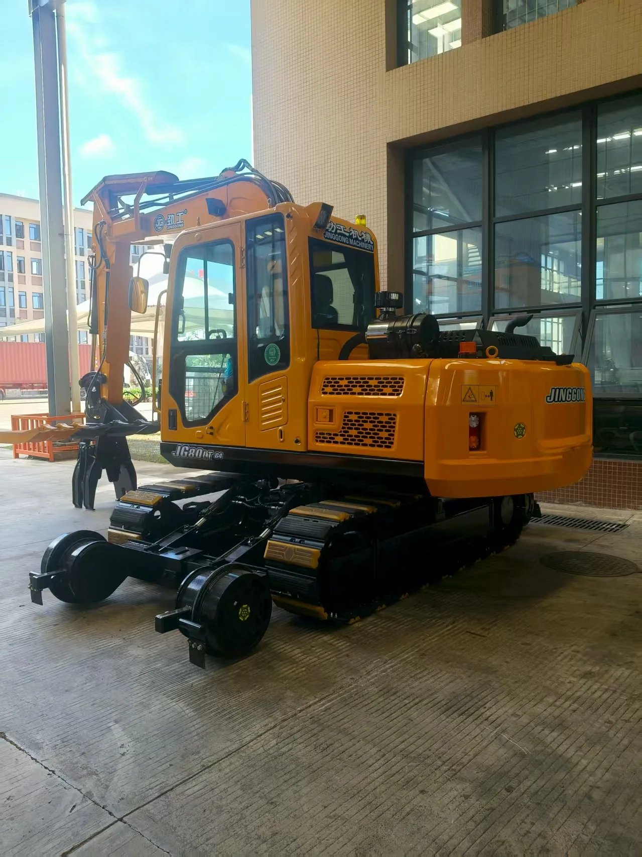 JG80LT-G4 railway material handler working configuration